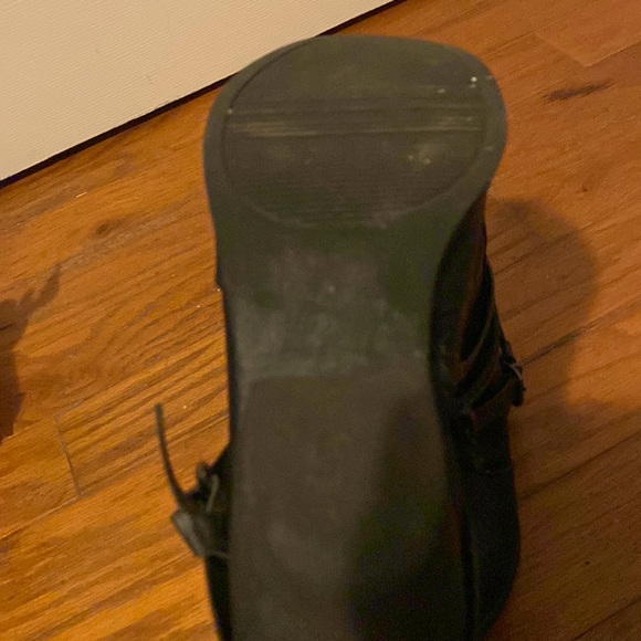 Womens Size 8 Heeled Booties with Belt Details - Picture 4 of 4